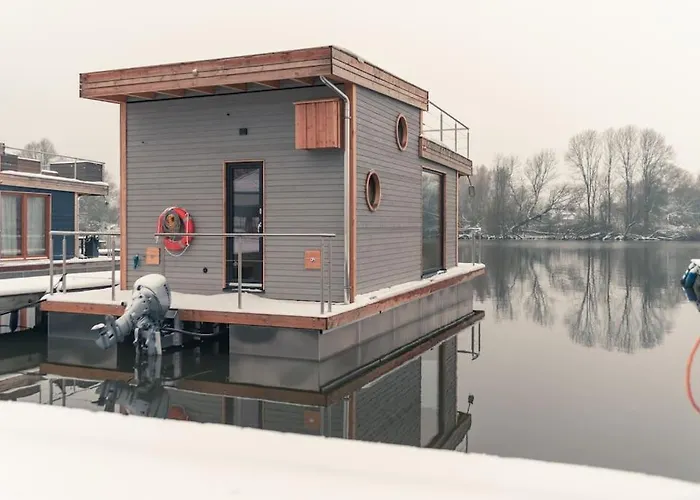 Botel Dein Hausboot Off Fuer Deine Auszeit In *