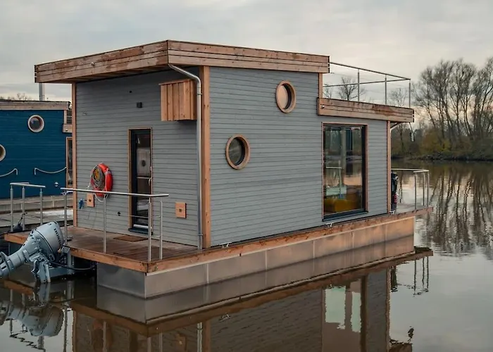 Dein Hausboot Off Fuer Deine Auszeit In Botel *